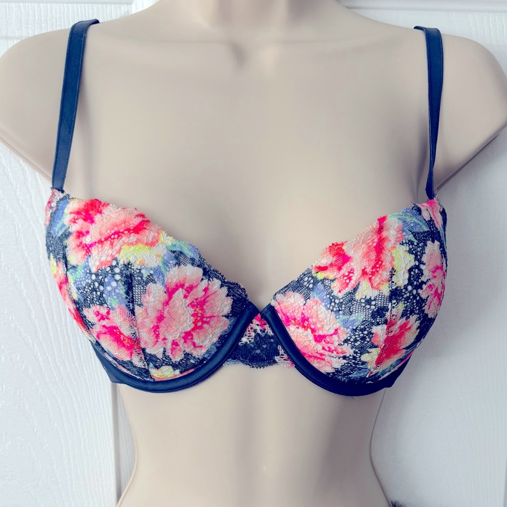 VS Pink Bra
